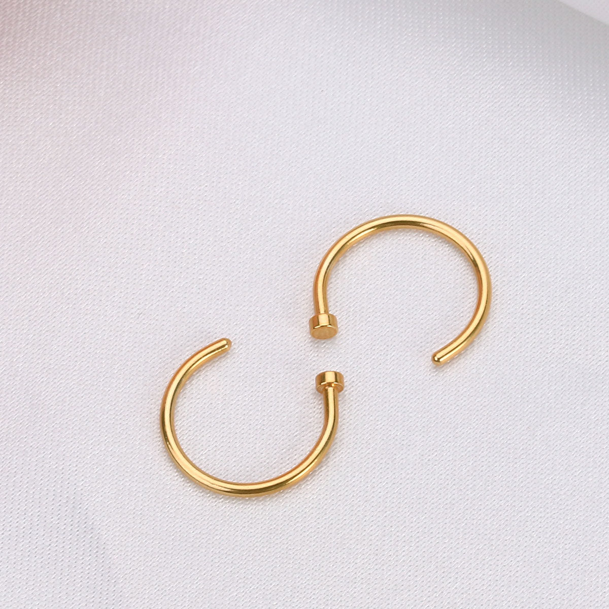 Body Jewelry For Sensitive Skin - 2 Stück glatt polierte Nasenringe aus