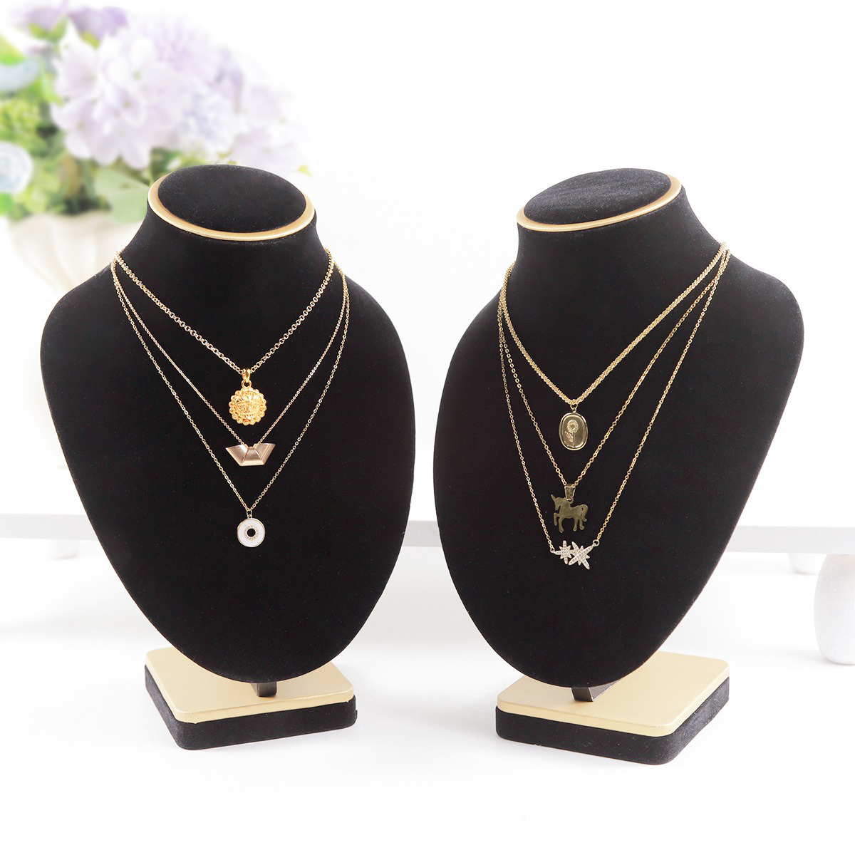 Body Jewelry Store - Körper-Schmuckbüste aus schwarzem Samt, realistische stapelbare